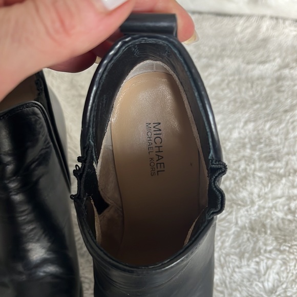 Michael Kors leather short booties,size 6 great condition, only wore a few times - Picture 9 of 10